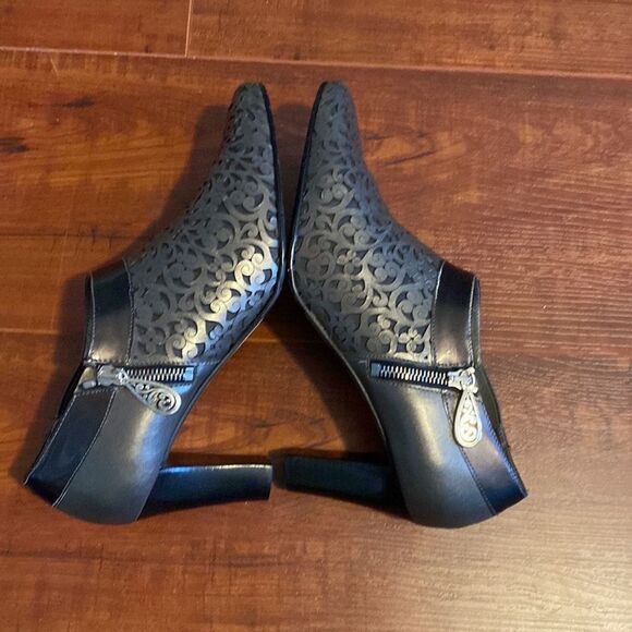 Brighton “Rhythm” Laser Cut Pewter Metallic Booties Size 9 - Picture 8 of 9